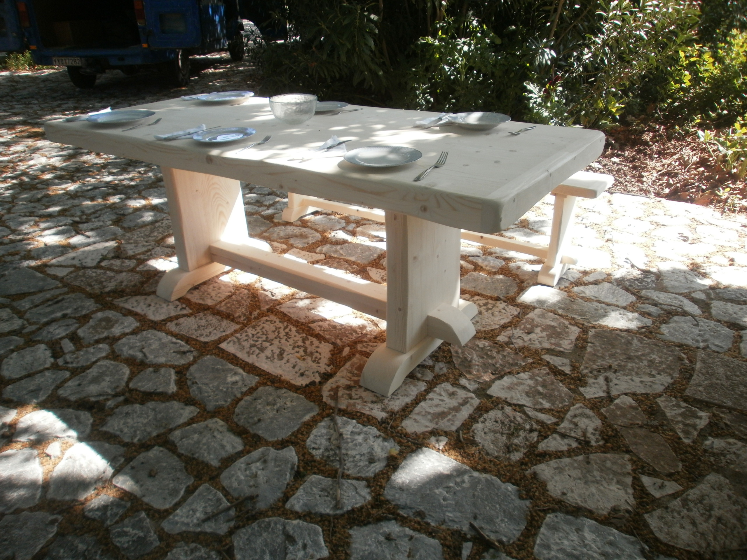 παραδοσιακά μοναστηριακά τραπέζια 15