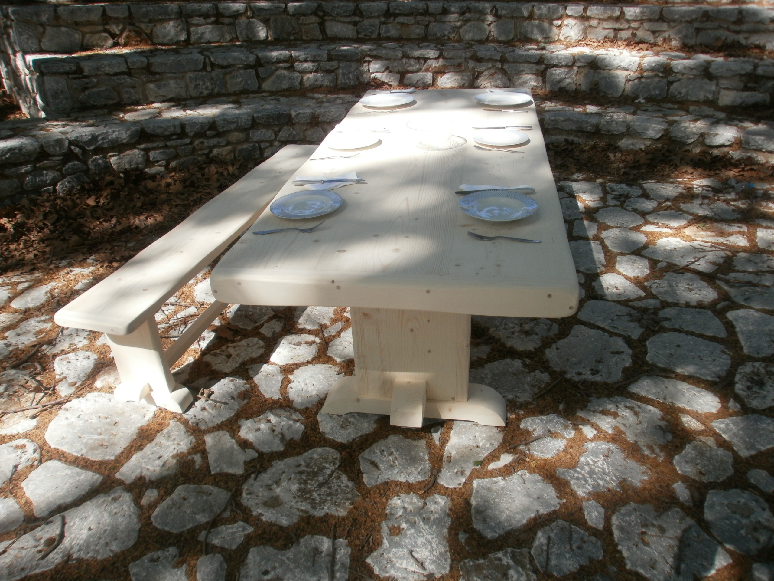 παραδοσιακά μοναστηριακά τραπέζια 13