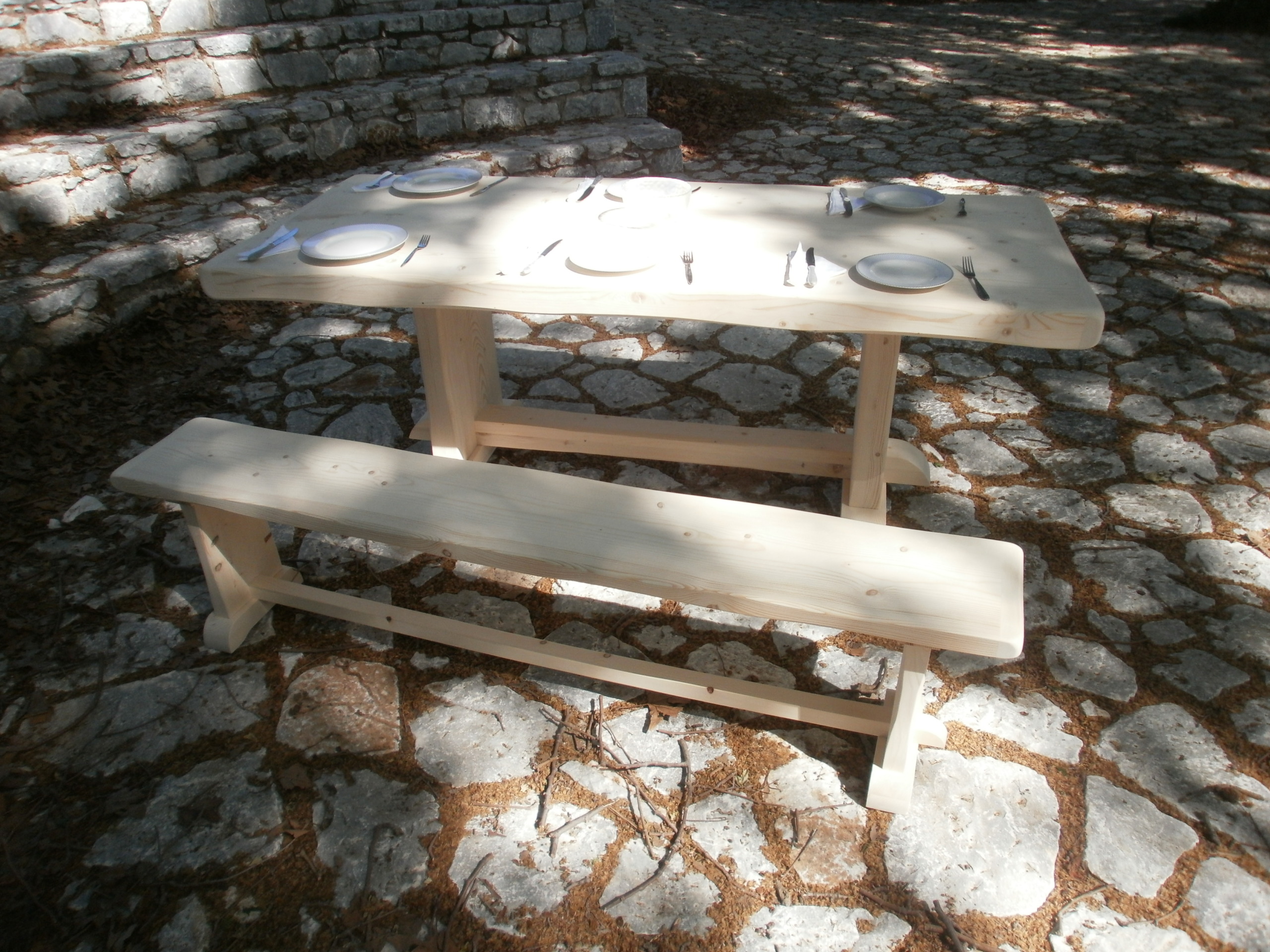 παραδοσιακά μοναστηριακά τραπέζια 11