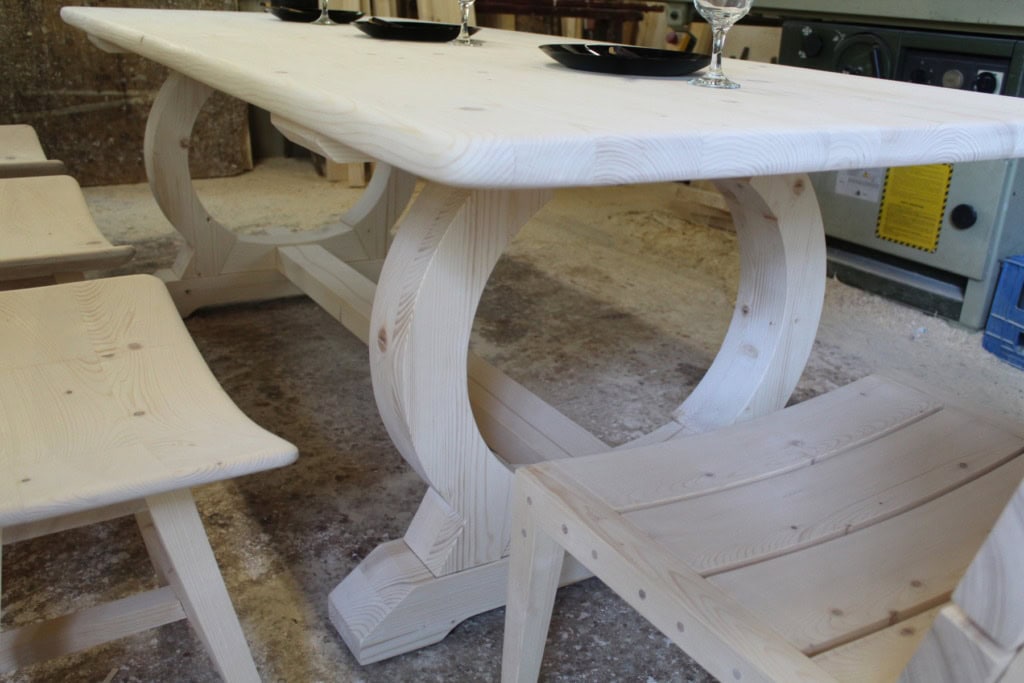 Παραδοσιακό κλασικό τραπέζι «Αρχοντικό Μονεμβασιάς»